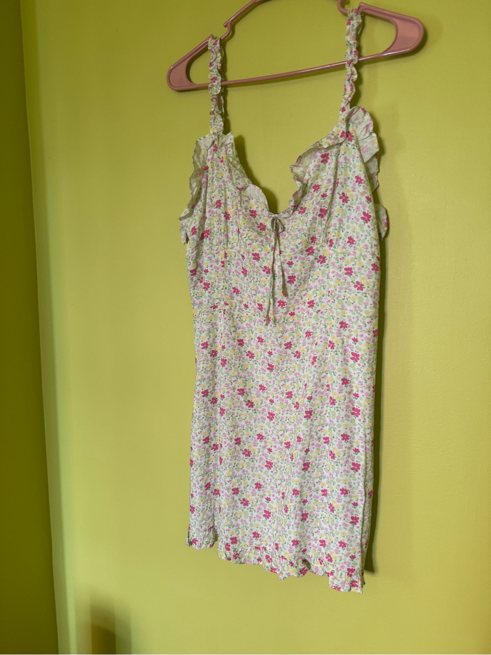 Anthropologie Charlie Holiday White Floral Ruffle-Trim Mini Dress